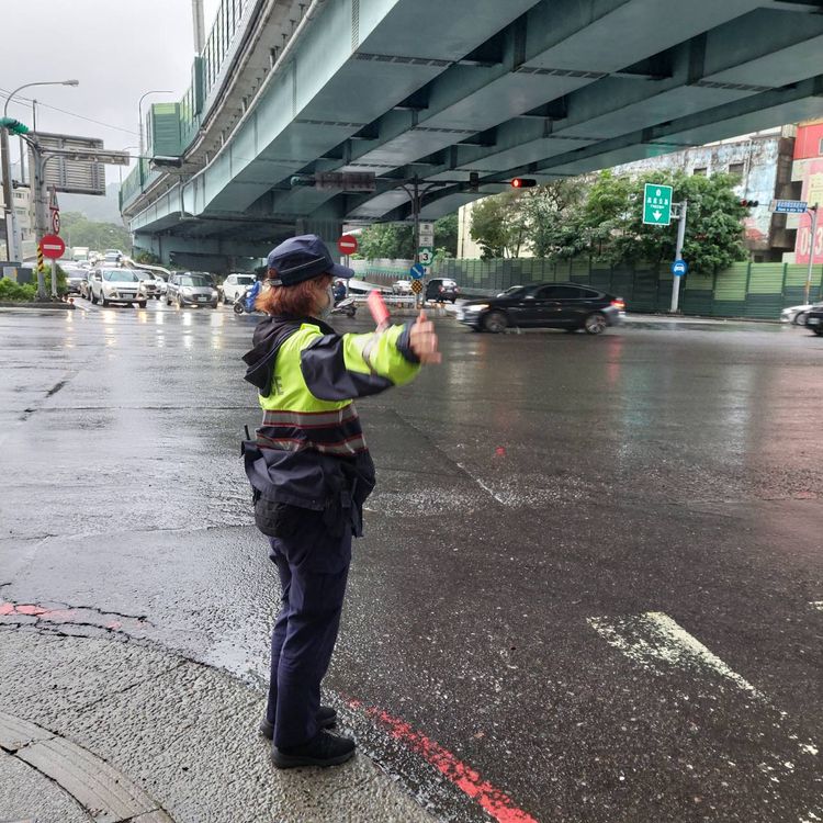 光復節連假今展開!國道3號、台65線替代道路看這 土城警沿線機動疏導