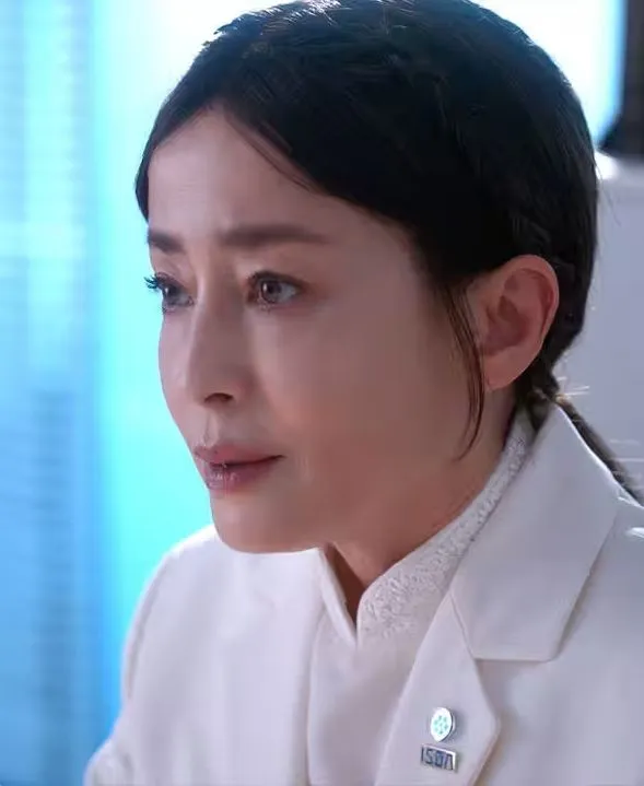 宮澤理惠劇中飾演林廷憶的媽媽。翻攝NHK