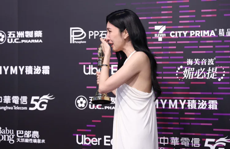 楊謹華哭了。攝影中心攝