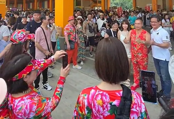 「吊車大王」胡漢龑新竹寶山總部「白宮」開放參觀。翻攝啟德機械起重工程臉書