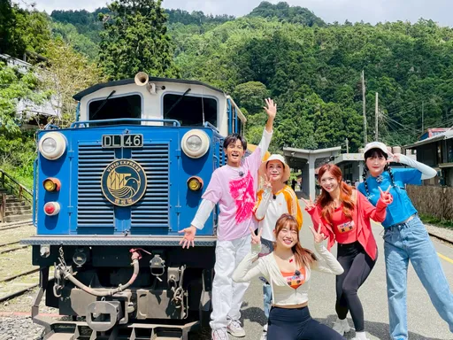 阿翔看到火車瘋狂了!老闆感謝親人 籃籃淚崩「我是奶奶帶大」