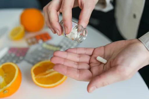 注意!出國帶維他命回台有限制 網售最高罰200萬