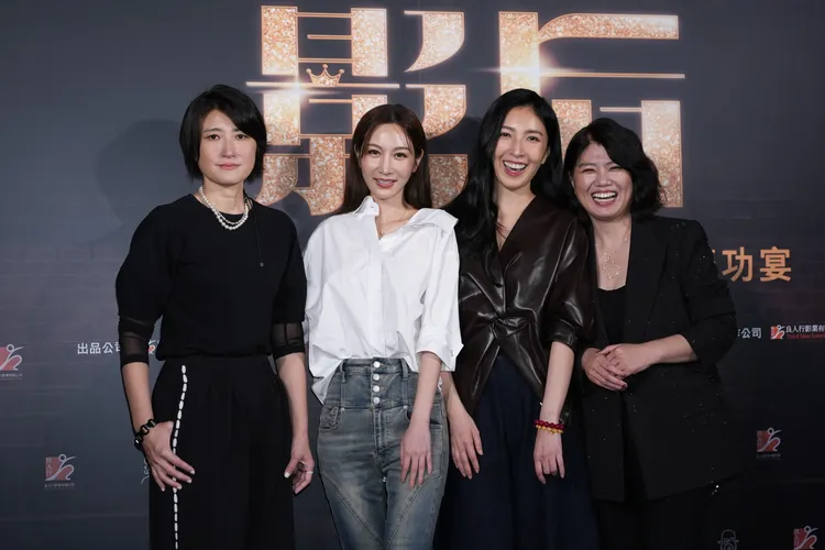 嚴藝文（右起）、楊謹華、曾莞婷、丁長鈺都拿了大獎。彭欣偉攝