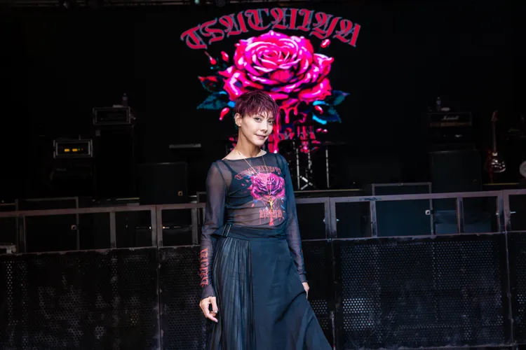 土屋安娜得知台灣中秋節家家戶戶都會烤肉，想去蹭烤肉吃。給樂音樂提供