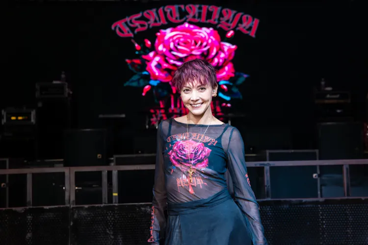 土屋安娜喜歡小酌，率直表示「365天都喜歡喝酒」。給樂音樂提供