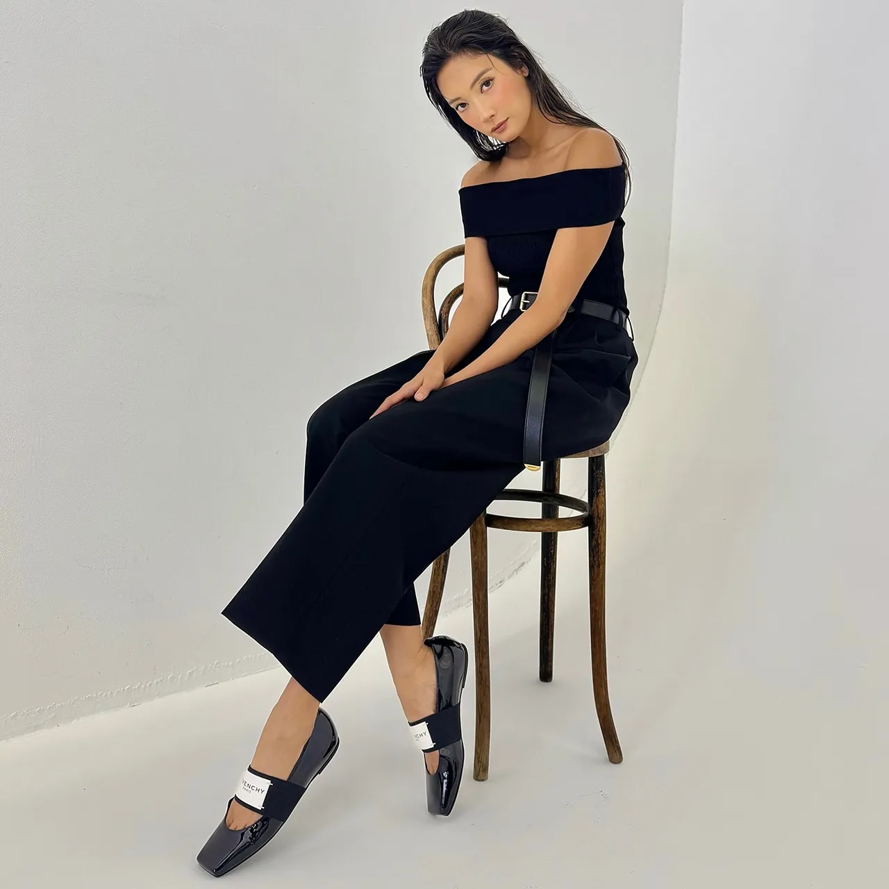 菜菜绪是日本演艺圈代表性的长腿美女。翻摄菜菜绪IG