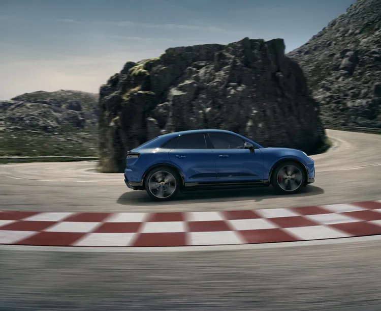 Porsche Macan GTS採用與 Macan Turbo 相同架構的高效電動馬達組合，後軸搭載900伏特碳化矽脈衝變流器，最大扭力達955Nm。原廠照片