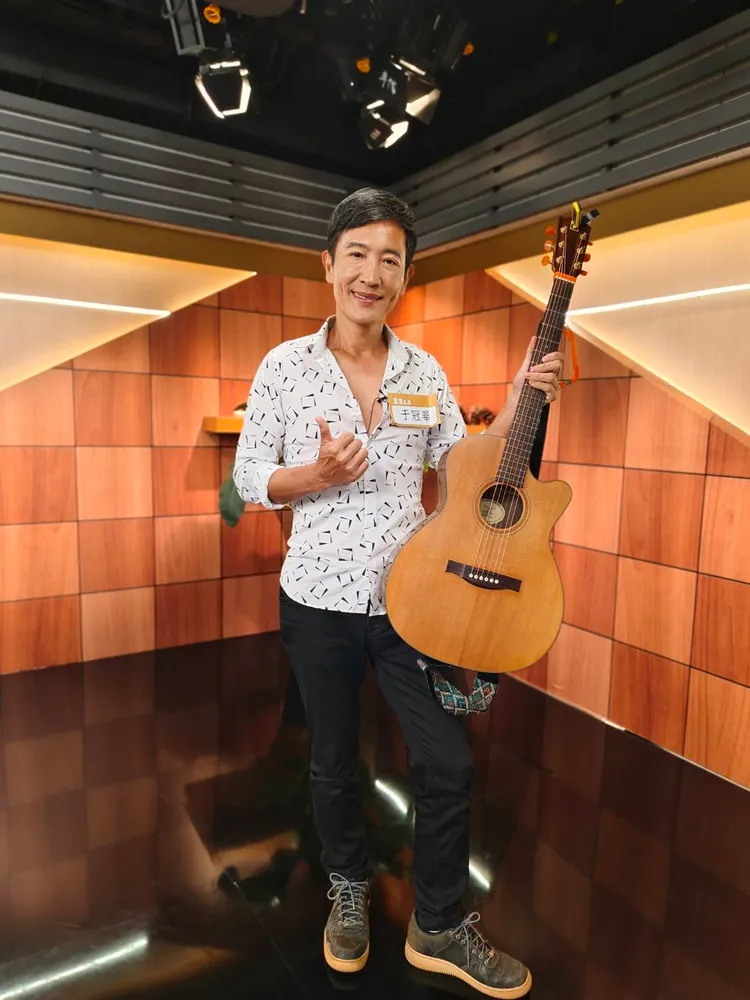 于冠華自律健身，展現凍齡成果。年代提供