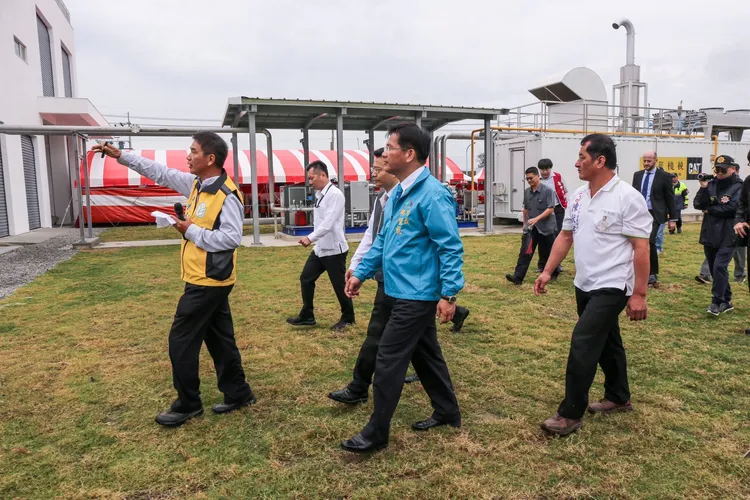 林佳龍2018年11月參加外埔綠能生態園區整建完成暨試運轉祈福典禮。翻攝林佳龍臉書