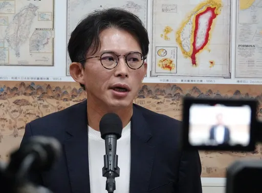 岳父建案被爆黑心违建!黄国昌称「毫无所悉」:没搞清楚就泼粪?