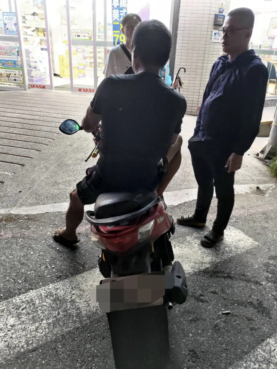 警方火速逮捕这名窃嫌。警方提供