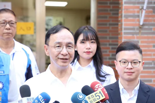 朱立倫現身投票:黨中央從未做過黨主席選舉內參民調