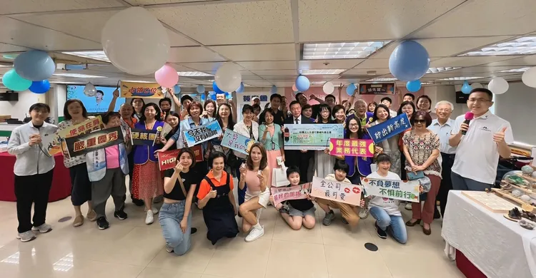永達北區月碧團隊《慈善義賣嘉年華》。永達保經提供