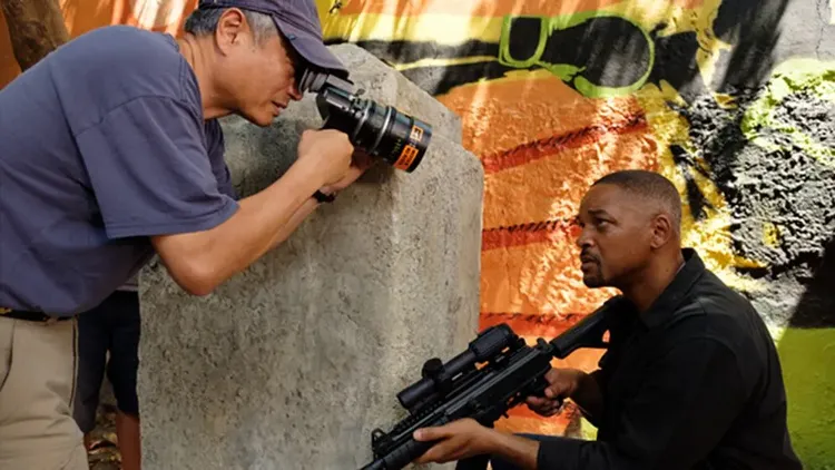 李安（左）執導的《雙子殺手》再度挑戰高幀率，也讓威爾史密斯一人分飾本尊與複製人。