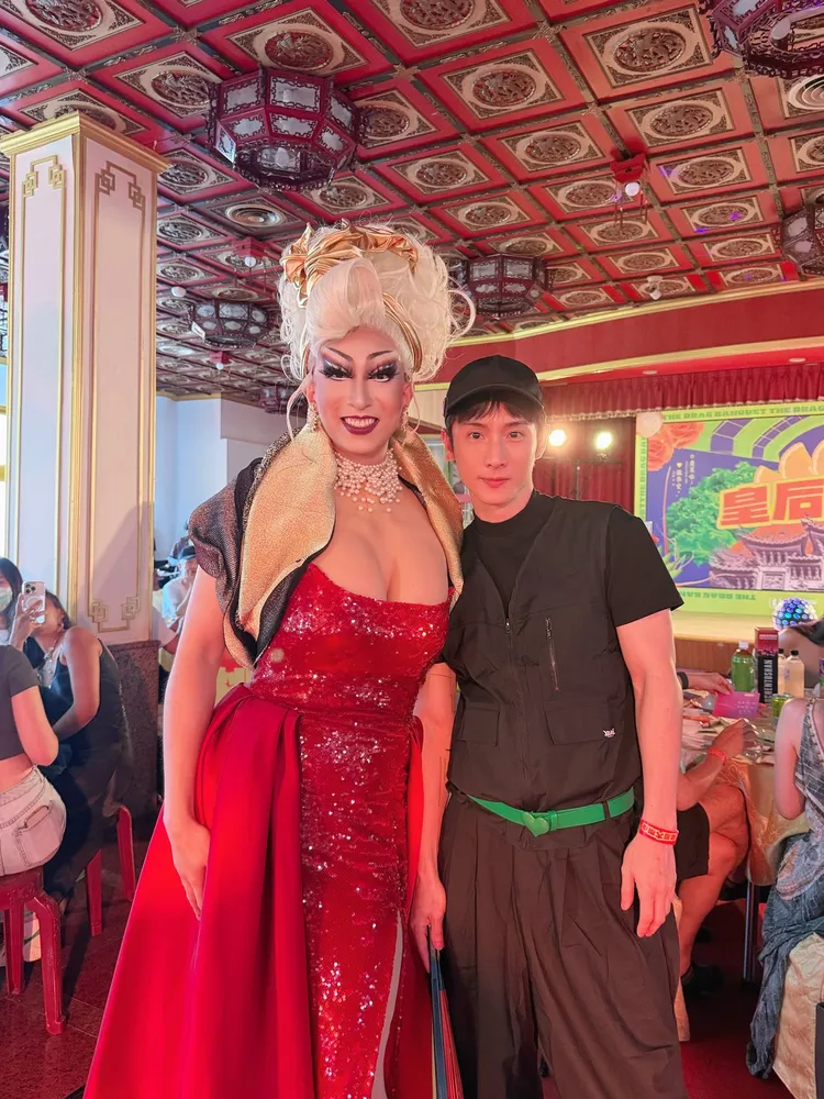 阿本（右）現身捧場。Sunday Sisterhood提供