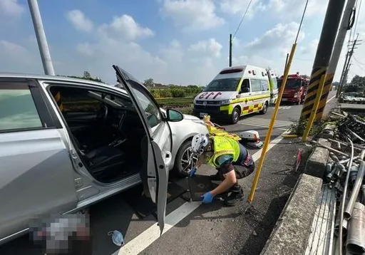彰化乡间小路轿车撞机车 女骑士受困车底伤重不治