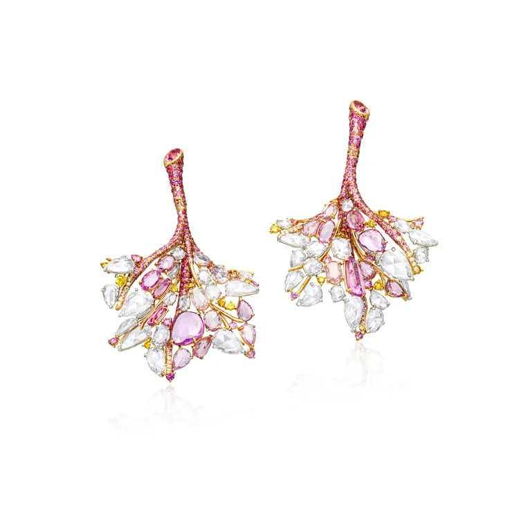 CINDY CHAO White Label Collection高級珠寶系列 四季楓葉耳環。品牌提供