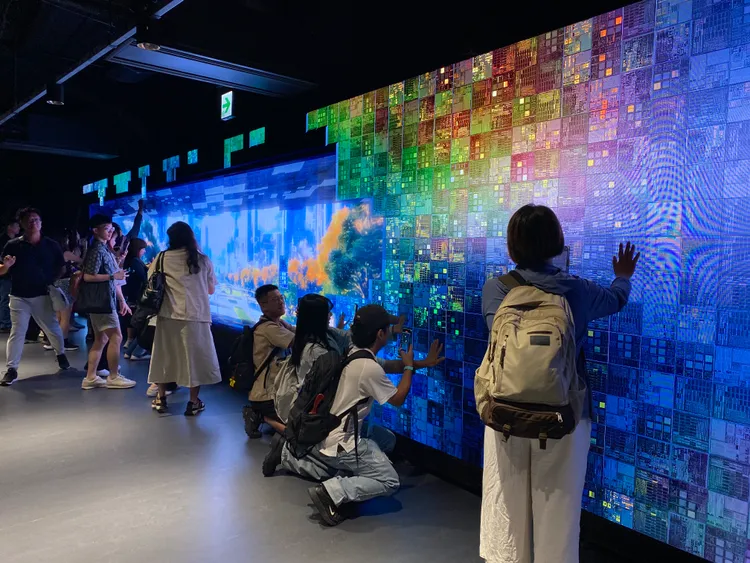 台灣館以不同主題，從半導體供應鏈介紹台灣在世界的地位。莊偉祺攝