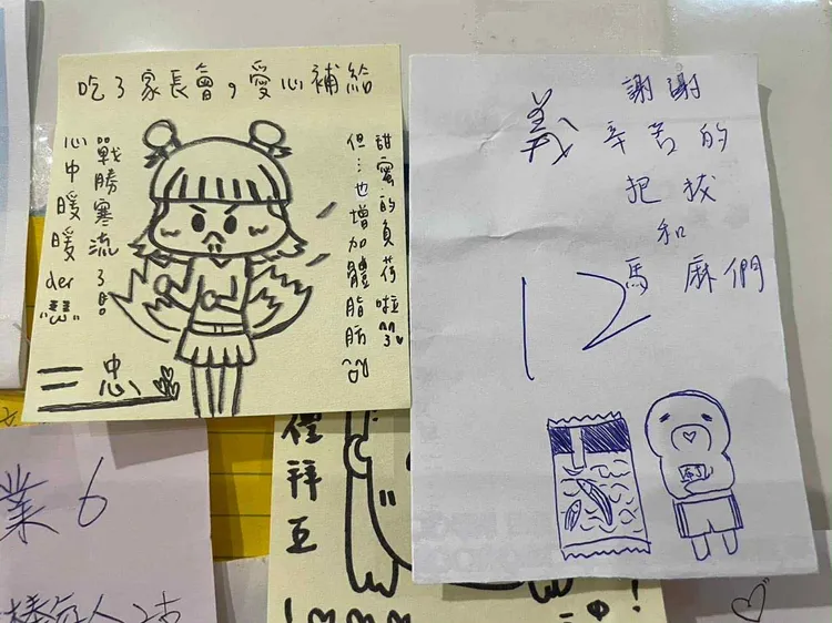 中山女高家長們準備的晚自習點心，讓學生滿懷感謝。家長提供