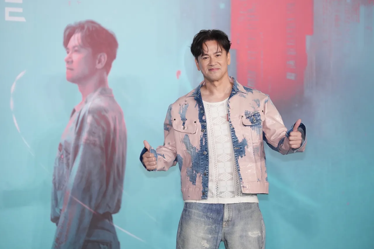 李圣杰听闻演唱会门票遭黄牛炒出天价,决定为了粉丝加场。彭欣伟摄