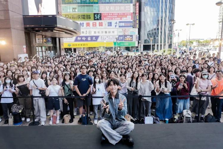 呂允首場簽唱會，吸引滿滿粉絲。添翼創越提供