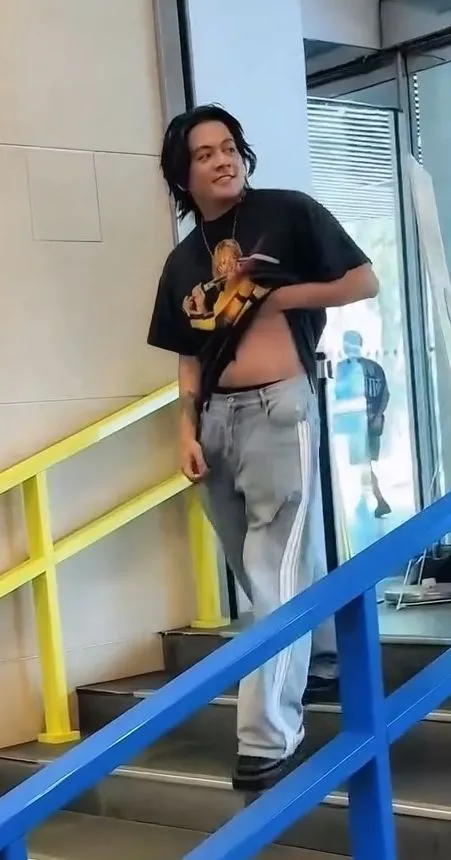 網友笑說可以從油肚和雙手沒有刺青，分辨出是喬瑟夫，不是優里。翻攝喬瑟夫IG