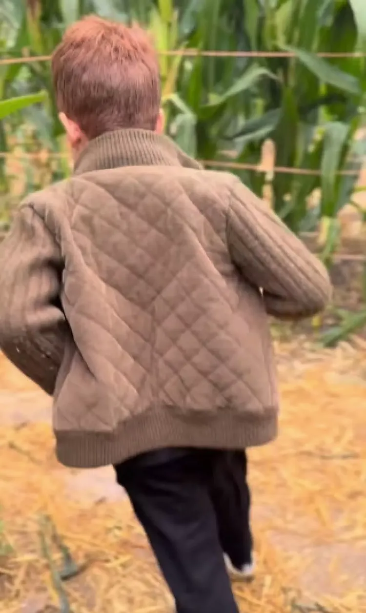 兩夫妻不讓6歲的亞契正面曝光。