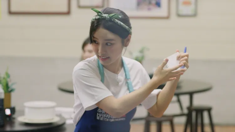 Judy是知名YouTuber，因《廚師的迫降_客家廚房》首次入圍金鐘獎。客委會、客家電視台提供