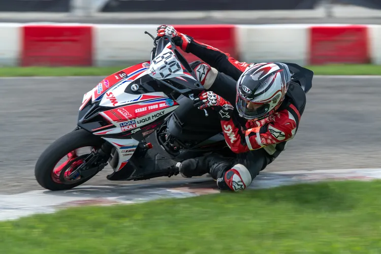 自投入賽事運動以來，SYM JET憑藉穩定輸出與靈活操控，已成為國內車手首選機種。業者提供