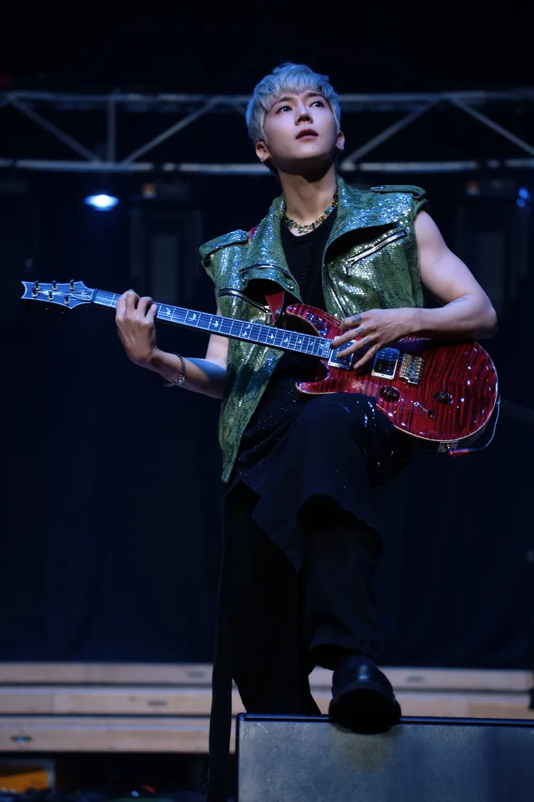 畢書盡2011年拿到中華民國身份證後就去服兵役。資料照