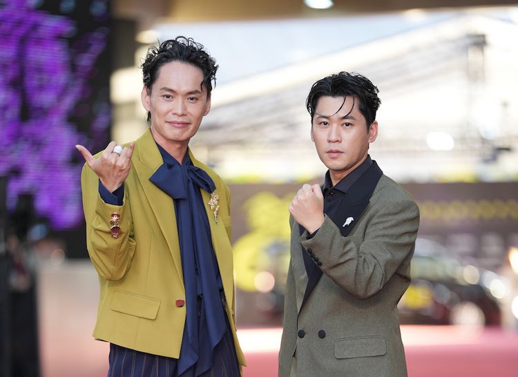 金鐘紅毯｜黃鐙輝玩「岳母梗」幽默被讚爆　黃迪揚太緊張口誤了