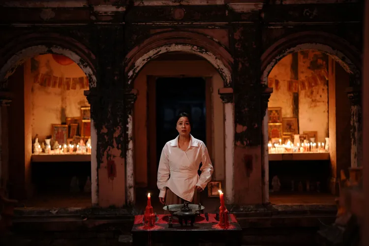 徐令姬（左）自曝拍片撞邪靈異驚魂。華映娛樂提供