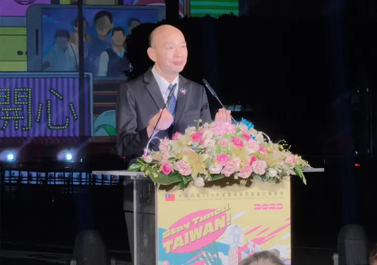 立法院長韓國瑜7日出席國慶光雕展演，並發表談話。李俊毅攝