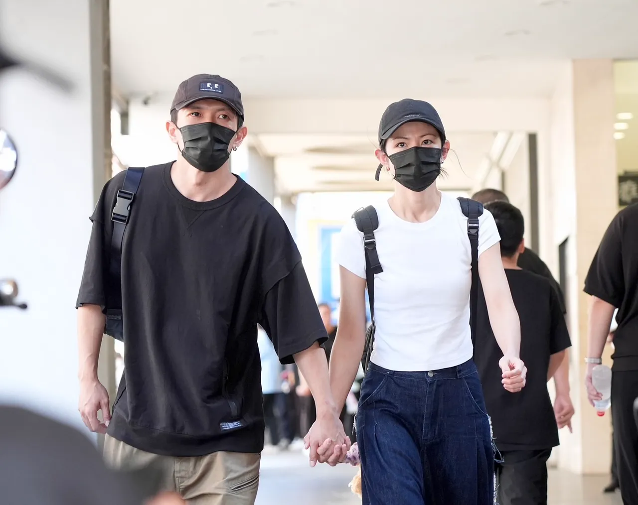 黄尚禾及李千娜连续3天都来灵堂。摄影中心摄