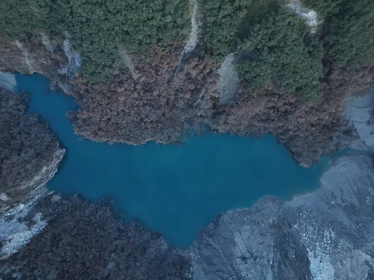 馬太鞍堰塞湖水位已大幅下降。林保署花蓮分署提供