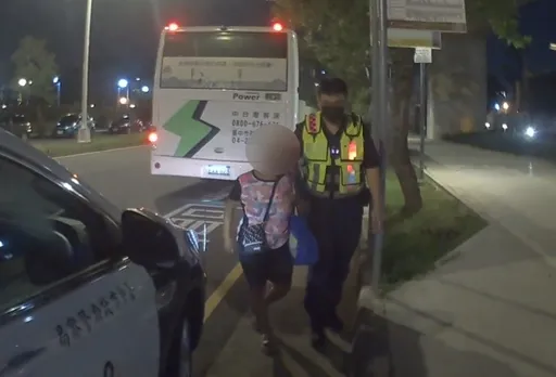 婦搭錯公車一路坐到終點站 敬老卡查出身份順利返家