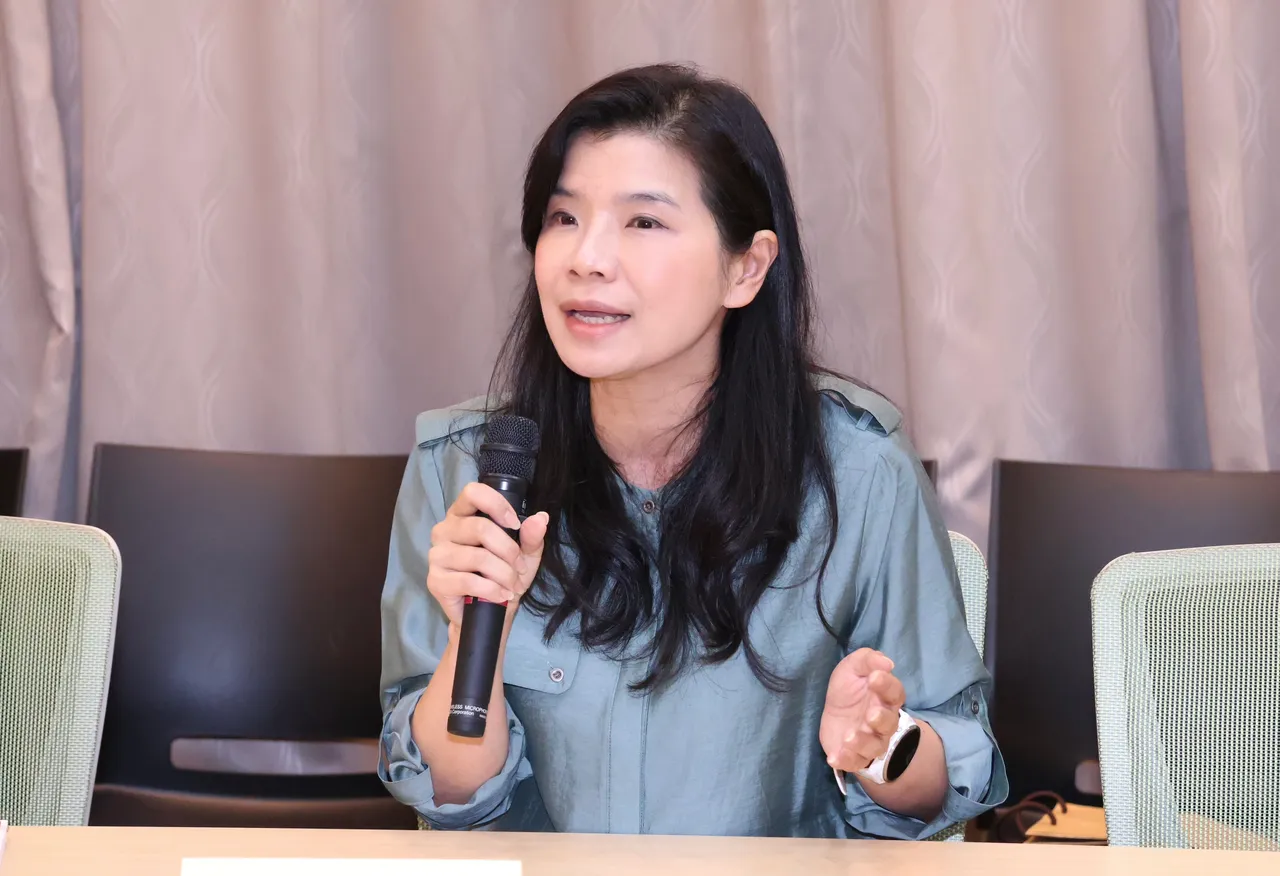 台湾高铁公共事务处副总经理邹衡芜。庄宗达摄