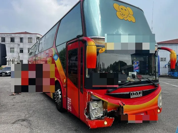 肇事大客車疑未保持安全距離。民眾提供