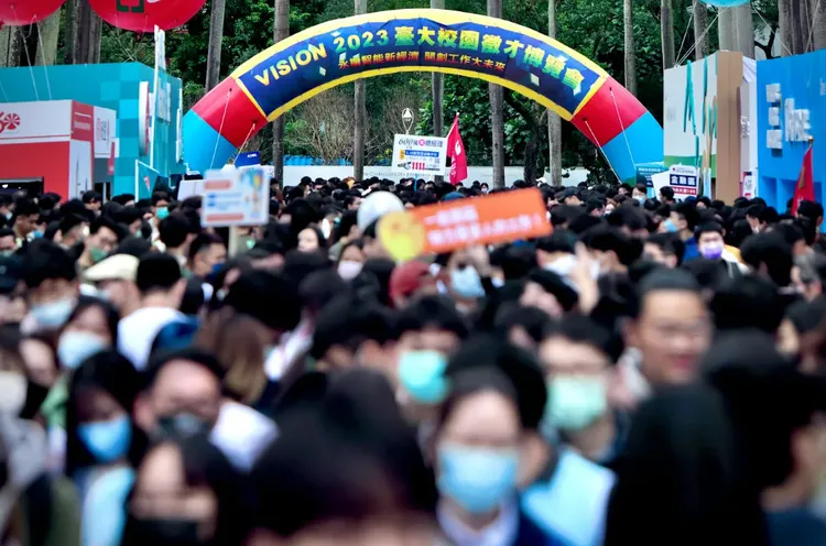 猎才市场对AI人才需求升温，业者导入AI系统加速媒合流程，前期执案效率大幅提升，有助企业更快锁定中高阶专业人才。。资料照片