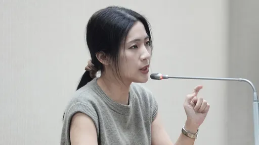 卓荣泰堵猪瘟吁不留厨余 徐巧芯讥「鱼刺虾壳要吃光?」舌战网友