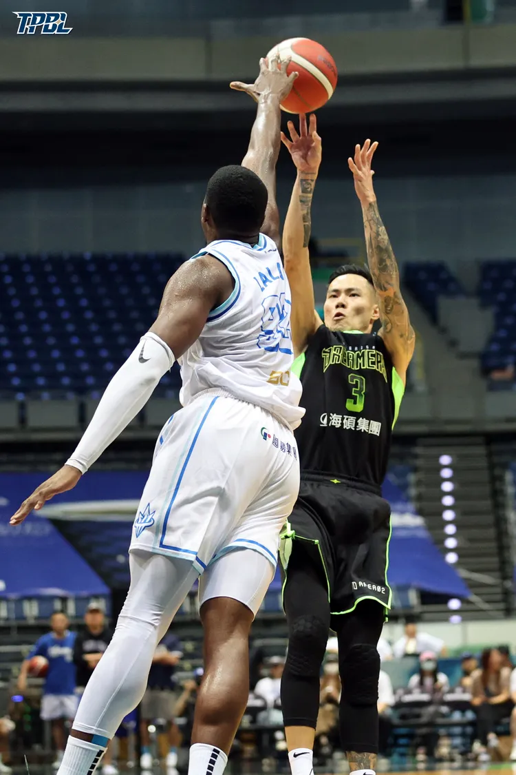 張宗憲(右)。TPBL