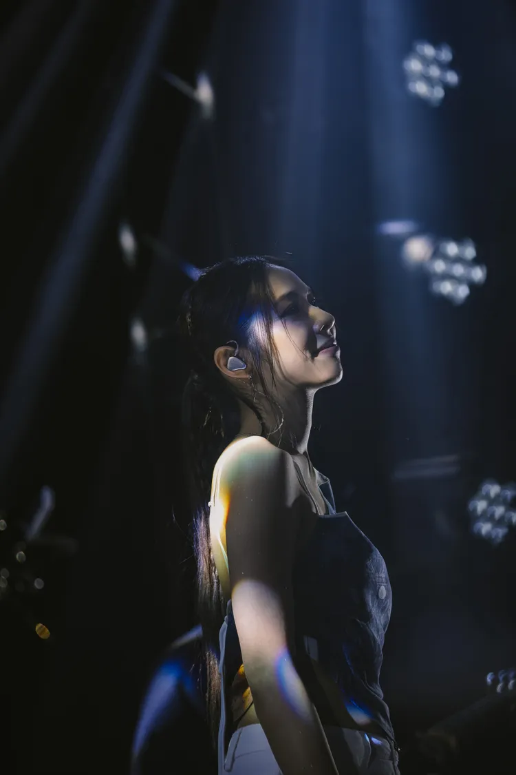 犬青。相信音樂提供