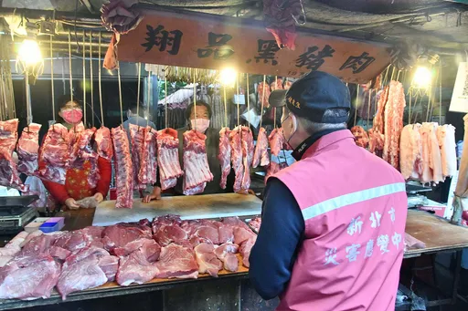 蘆洲水流公市場豬肉攤被爆偷宰賣肉？　市府急稽查老闆喊冤「真相」曝光