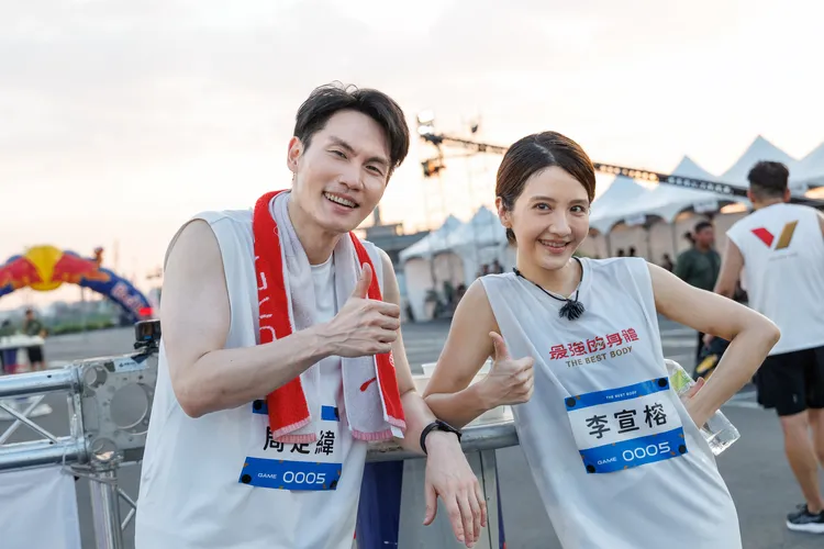 周定緯（左）與李宣榕攜手作戰。好看娛樂提供