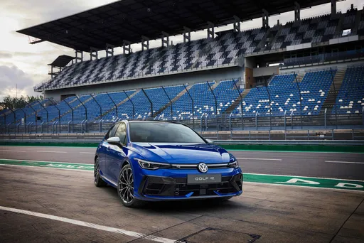 Volkswagen Golf R专属Akrapovič蝎子管升级登场 同步祭出「全芯零件特煞优惠」