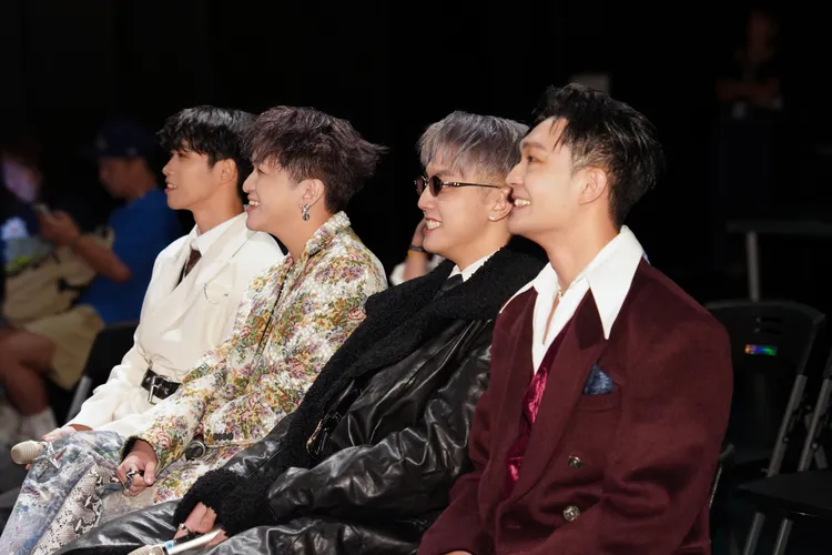 U:NUS自曝為維持偶像男團男德，自宮與女主角親密互動鏡頭。滾石唱片提供