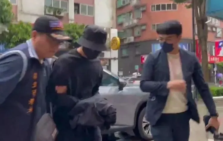 陳柏霖被警方帶回偵訊。翻攝畫面