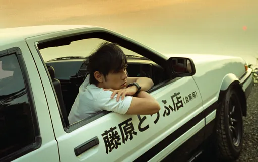 周杰伦青春代表作再燃车魂 《头文字D》20周年梦幻特典曝光