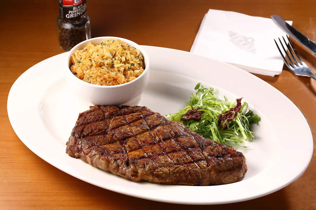 月底吃肉不吃土!Texas Roadhouse 11週年慶 10oz.肋眼牛排999元開吃
