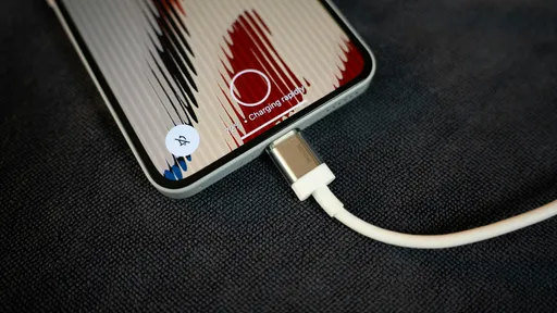 她泡澡「滑手機邊充電」被電死 老公:iPhone說防水卻沒警語